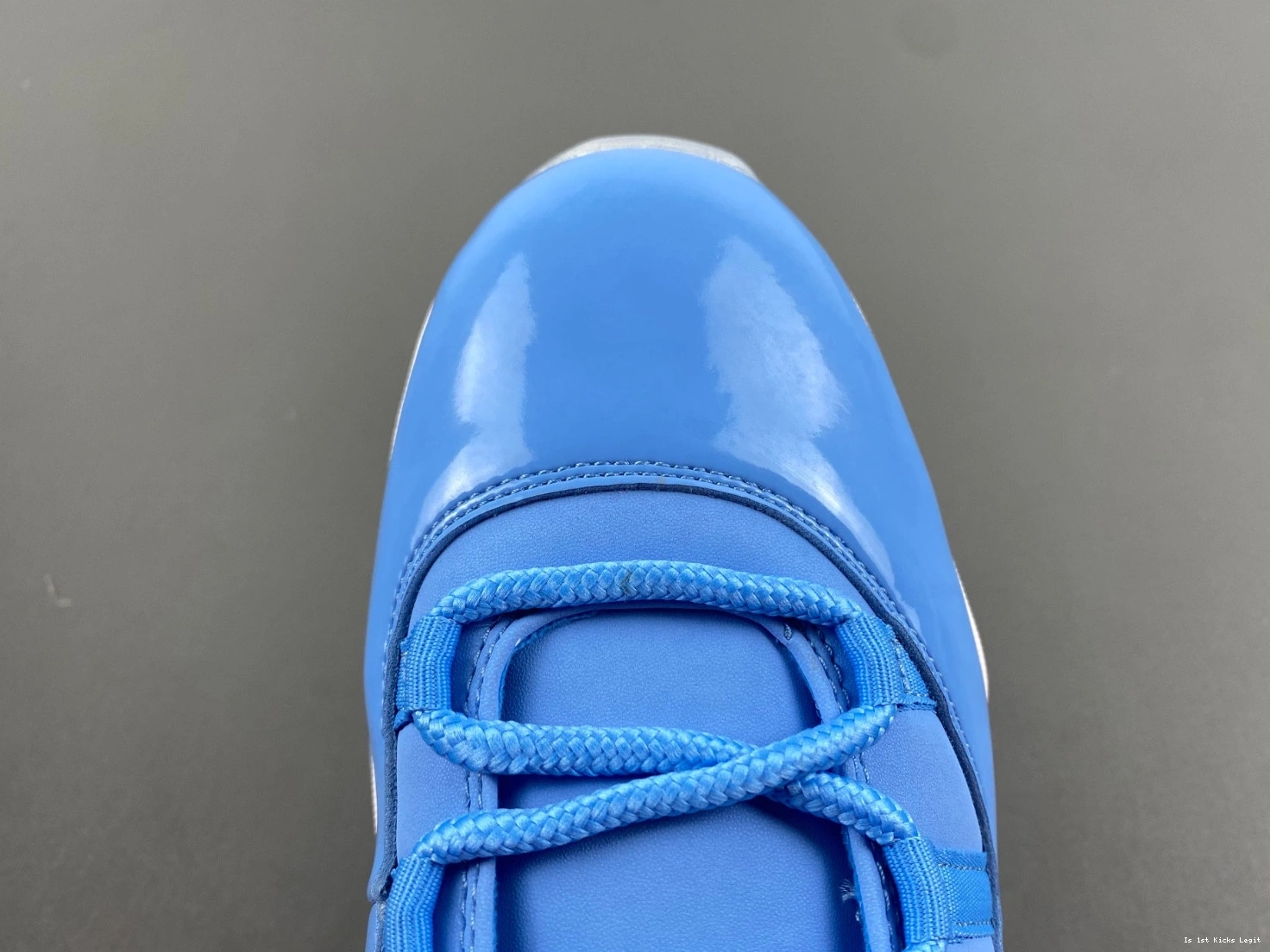 29) Flight Ultimate Gift of 717602-900 Jordan - (11 0928